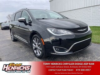 2020 Chrysler Pacifica Limited Minivan/Van in Archbold, OH