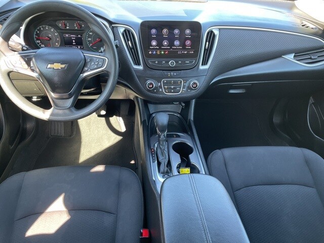 2024 Chevrolet Malibu 1LT photo 3