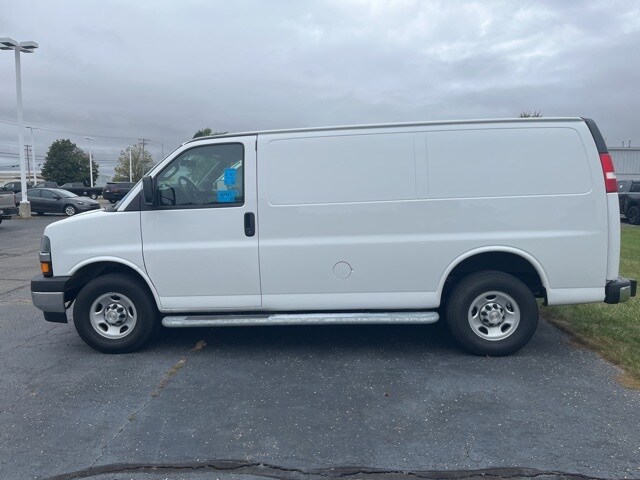 2024 Chevrolet Express 2500 Work Van Cargo photo 2