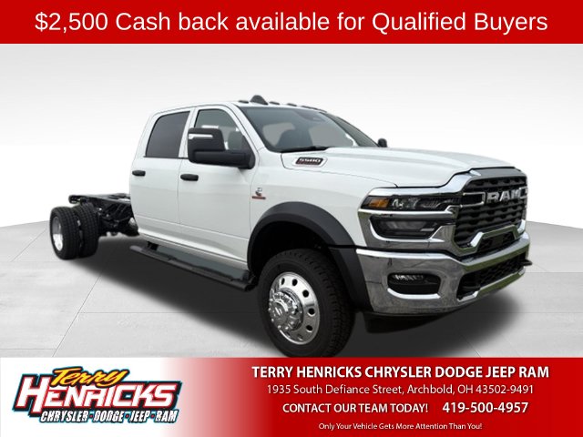 2026 Ram 5500 Chassis Cab TRADESMAN  CREW  4X4 84' CA Pickup