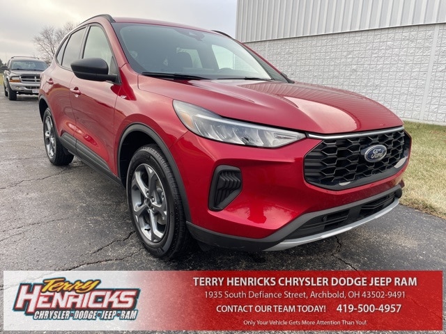 2025 Ford Escape ST-Line's photo