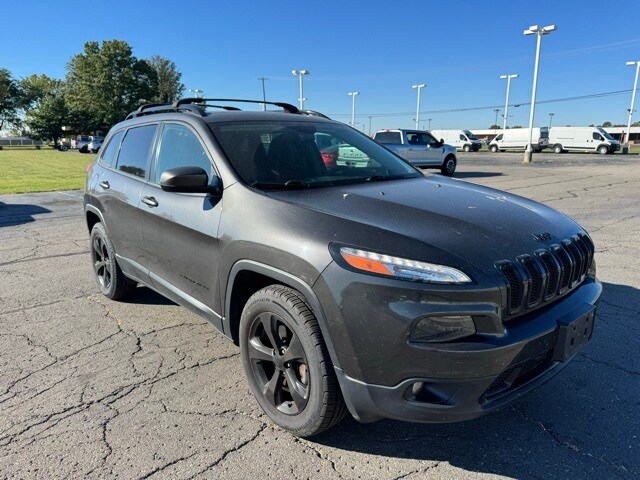 2016 Jeep Cherokee Altitude photo 3