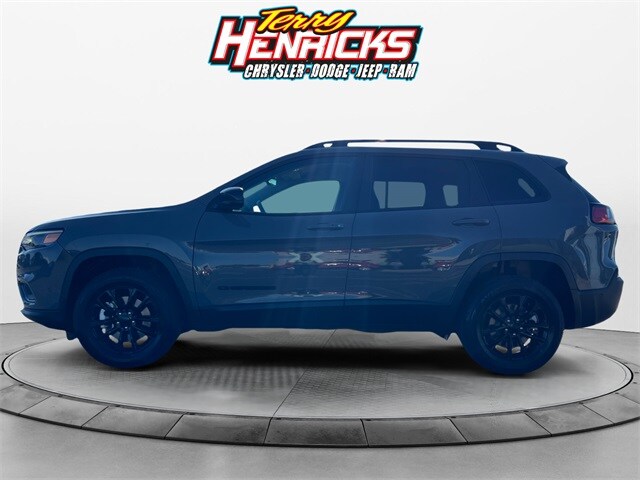 Used 2023 Jeep Cherokee Altitude Lux with VIN 1C4PJMMB0PD112461 for sale in Archbold, OH