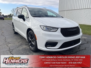 2026 Chrysler Pacifica SELECT Passenger Van in Archbold, OH