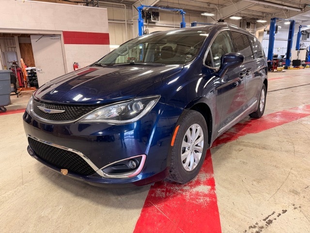 2019 Chrysler Pacifica Touring L's photo