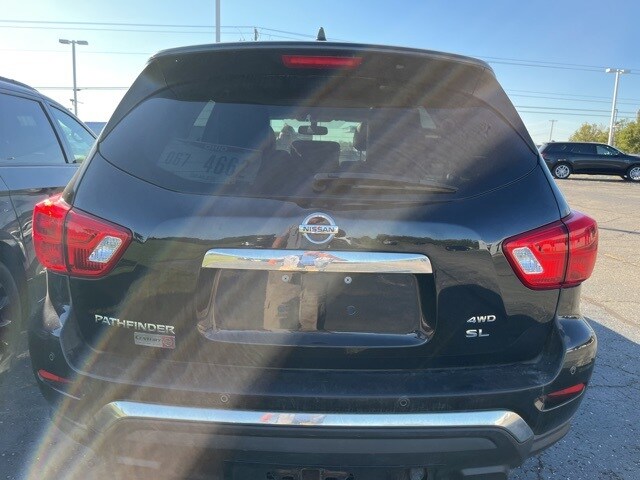 2020 Nissan Pathfinder SL photo 2