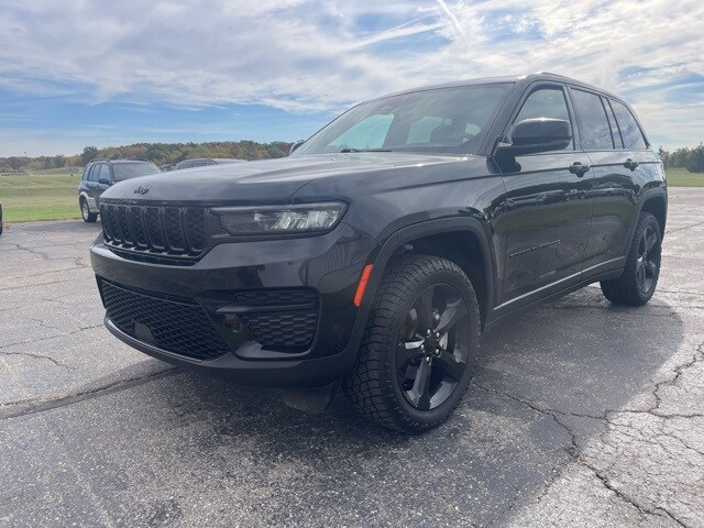 2023 Jeep Grand Cherokee Altitude X photo 3