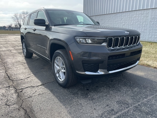 2025 Jeep Grand Cherokee L Laredo's photo