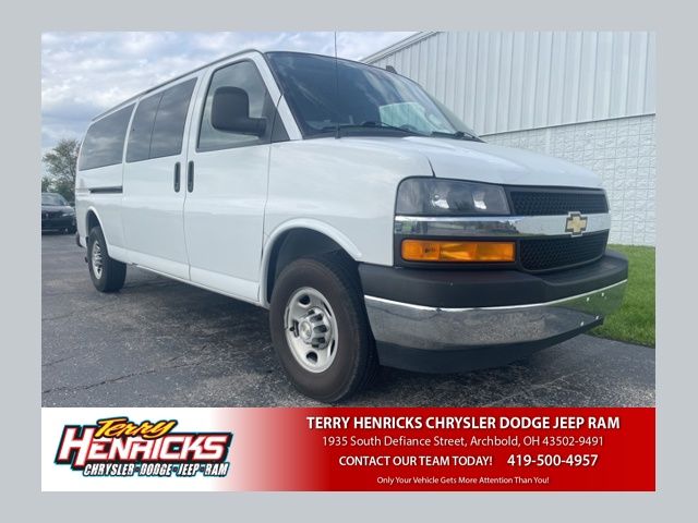 2023 Chevrolet Express 3500 LT Extended's photo