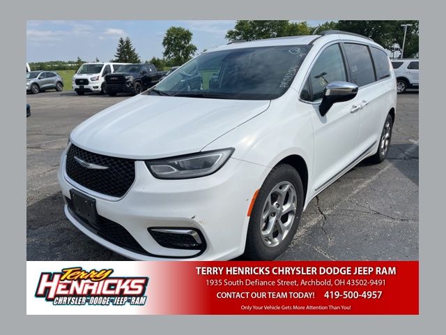 2023 Chrysler Pacifica's photo