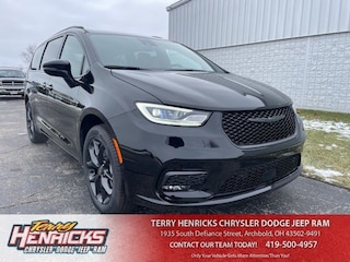 2026 Chrysler Pacifica SELECT AWD Passenger Van in Archbold, OH