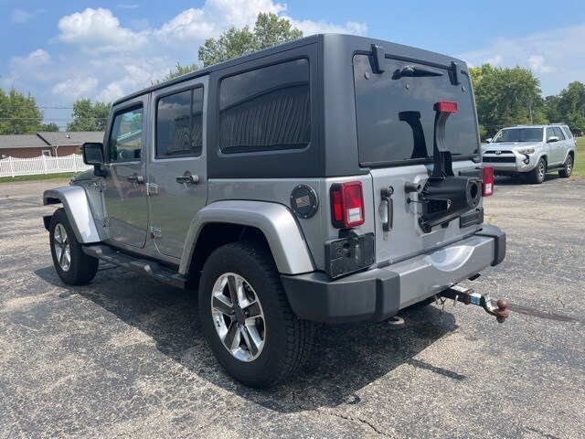 2016 Jeep Wrangler Unlimited Sahara photo 2