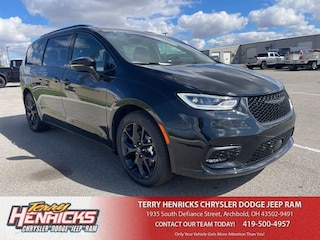 New 2026 Chrysler Pacifica SELECT Passenger Van in Archbold, OH