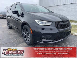 New 2026 Chrysler Pacifica SELECT Passenger Van in Archbold, OH