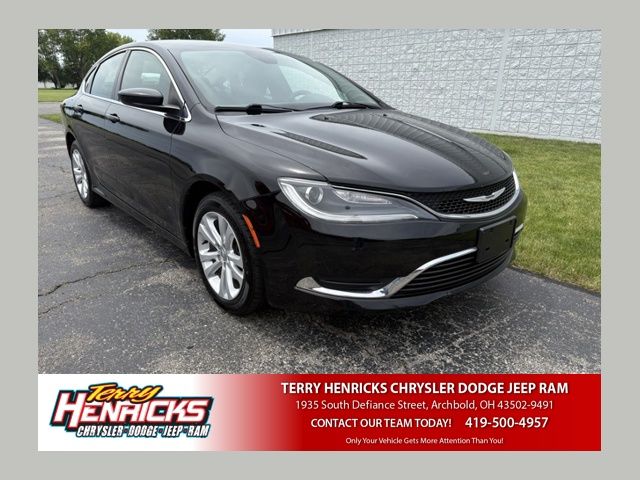2015 Chrysler 200 Limited's photo