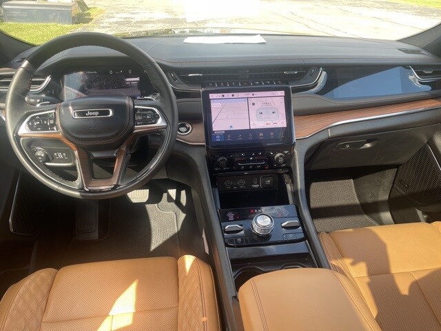 2024 Jeep Grand Cherokee Summit photo 2