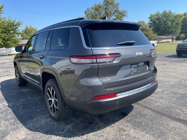2025 Jeep Grand Cherokee Limited photo 2