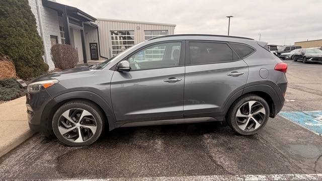 Used 2016 Hyundai Tucson Limited with VIN KM8J3CA24GU080172 for sale in Archbold, OH