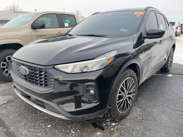 2023 Ford Escape PHEV's photo