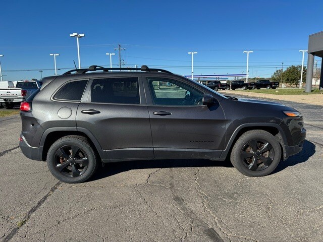 2016 Jeep Cherokee Altitude photo 4
