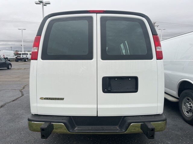 2024 Chevrolet Express 2500 Work Van Cargo photo 4
