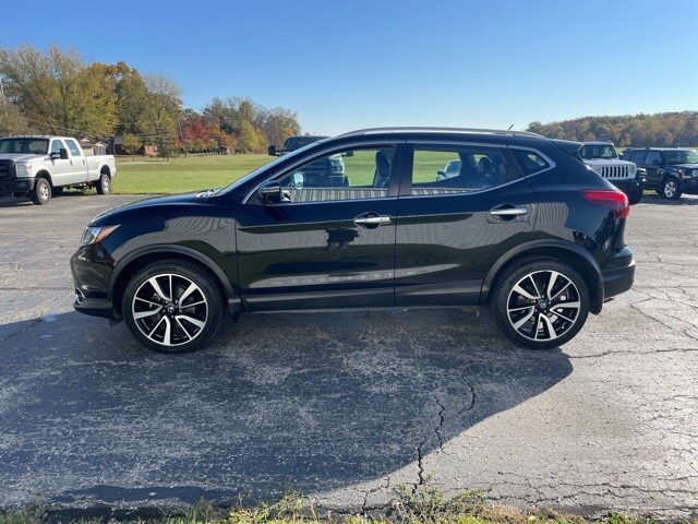 2018 Nissan Rogue Sport SL photo 2