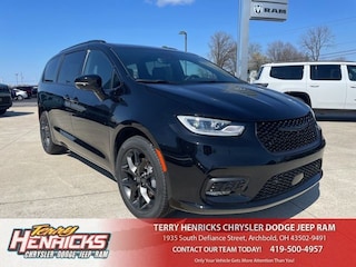 New 2026 Chrysler Pacifica SELECT AWD Passenger Van in Archbold, OH