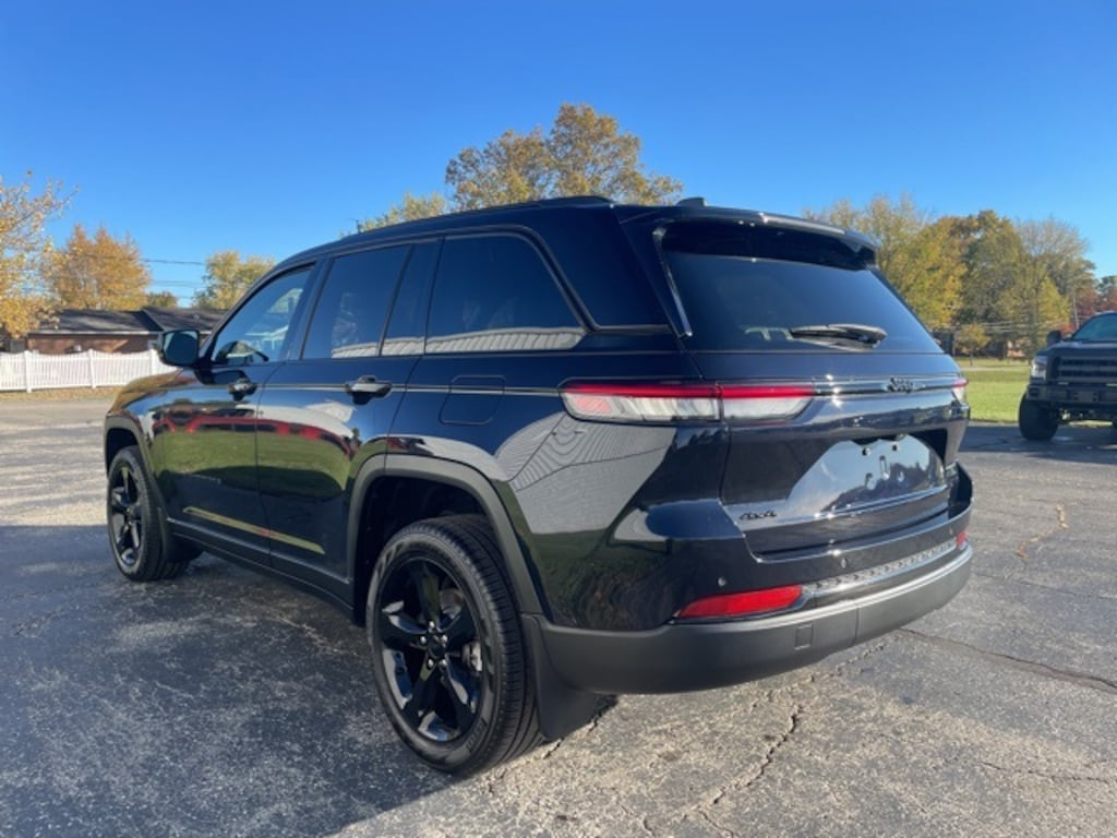 Used 2024 Jeep Grand Cherokee Limited SUV