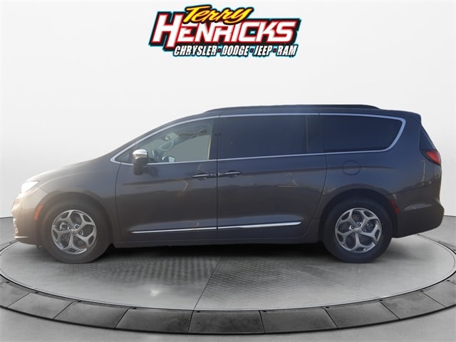 Used 2023 Chrysler Pacifica Limited with VIN 2C4RC1GG0PR536468 for sale in Archbold, OH