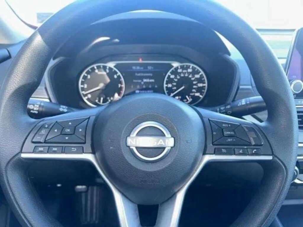 Used 2025 Nissan Altima SV Sedan