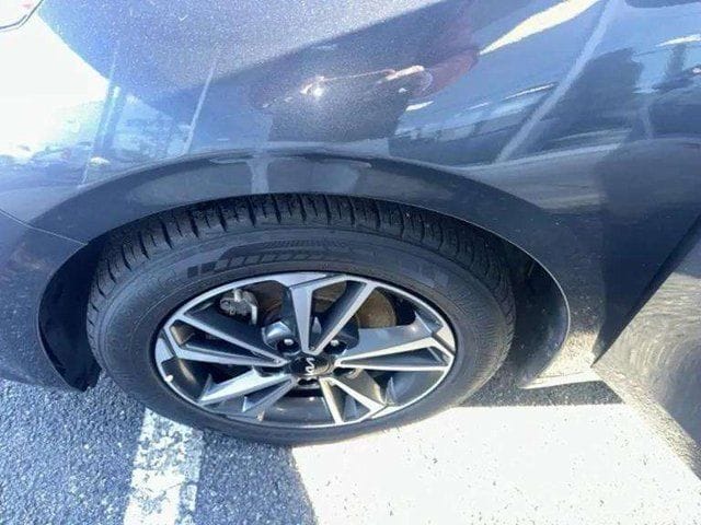 2023 Kia Forte LXS - Photo 16