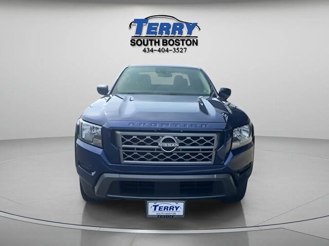 2022 Nissan Frontier SV photo 2