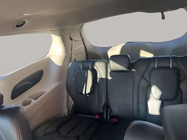 2024 Chrysler Pacifica Touring L - Photo 6