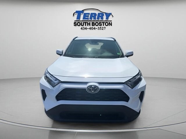 2024 Toyota RAV4 XLE photo 2