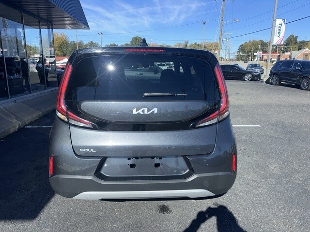 2023 Kia Soul LX photo 3