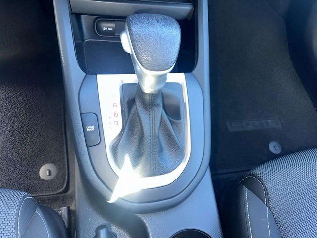2023 Kia Forte LXS - Photo 12