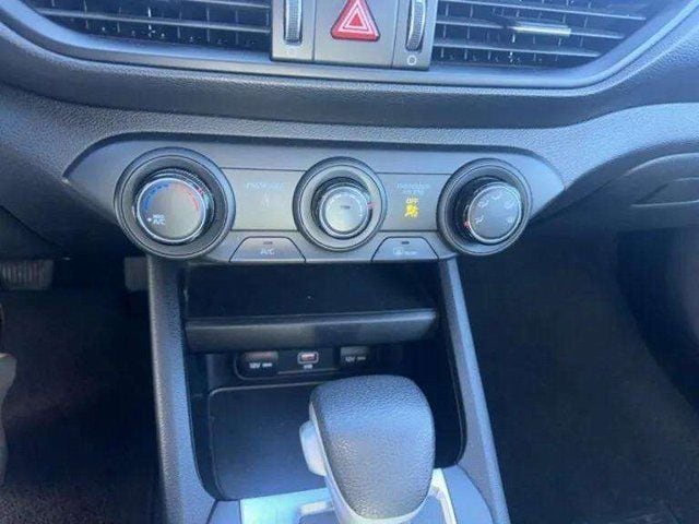 2023 Kia Forte LXS - Photo 10