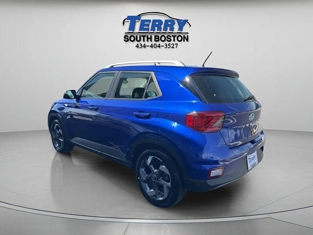 2023 Hyundai Venue SEL photo 4