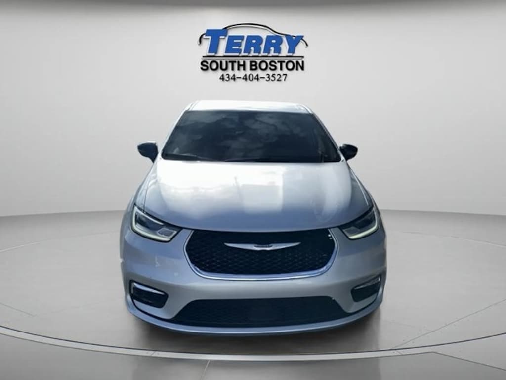 Used 2024 Chrysler Pacifica Touring L Van Passenger Van