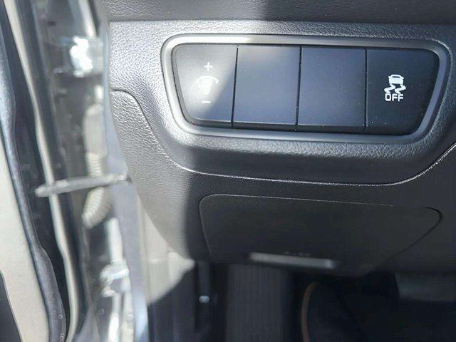 2023 Kia Forte LXS - Photo 9