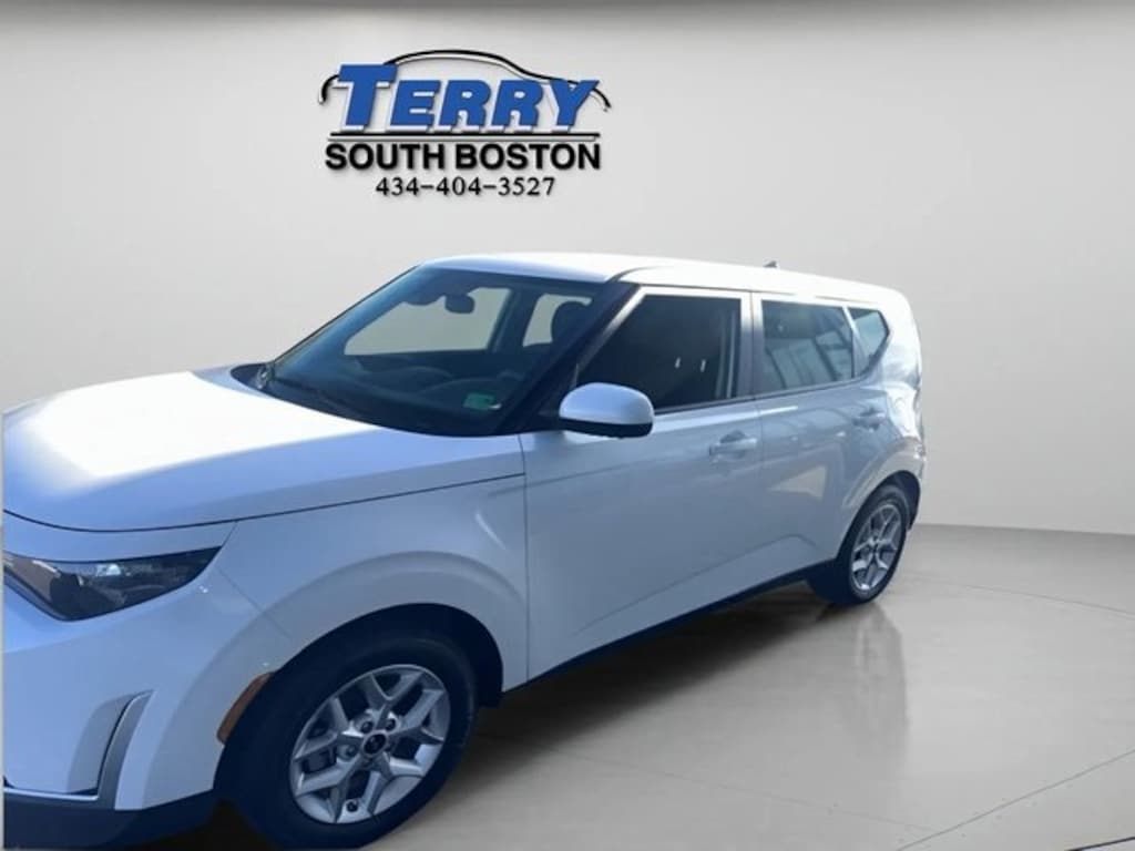 Used 2024 Kia Soul LX Hatchback