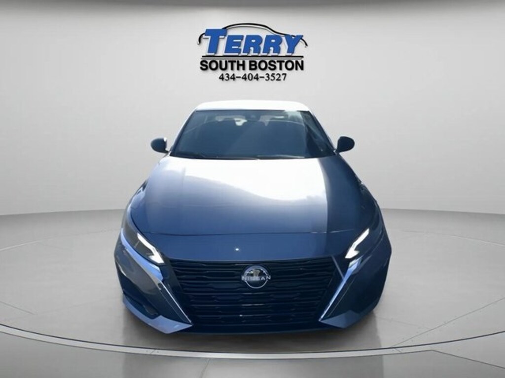 Used 2025 Nissan Altima SV Sedan