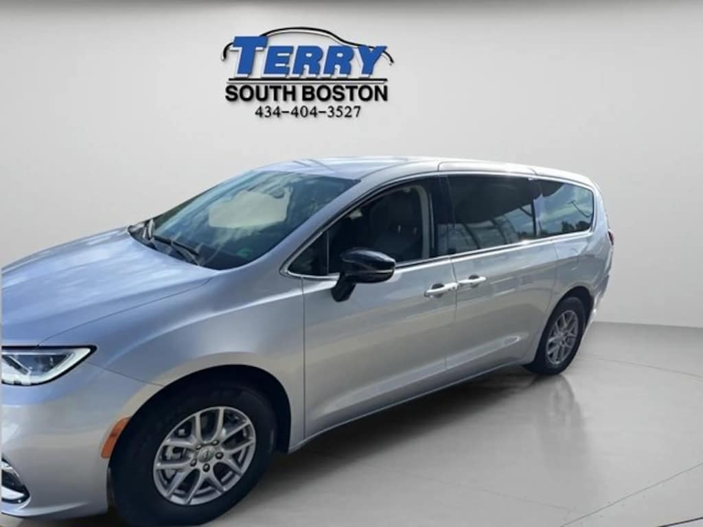 Used 2024 Chrysler Pacifica Touring L Van Passenger Van