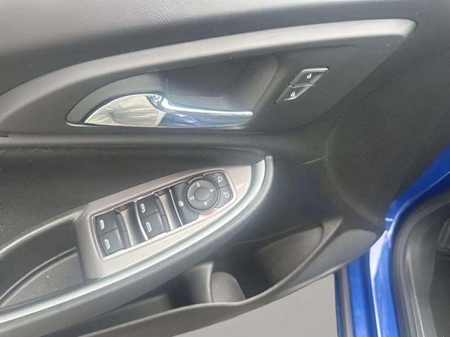 2023 Chevrolet Malibu 1LT - Photo 10