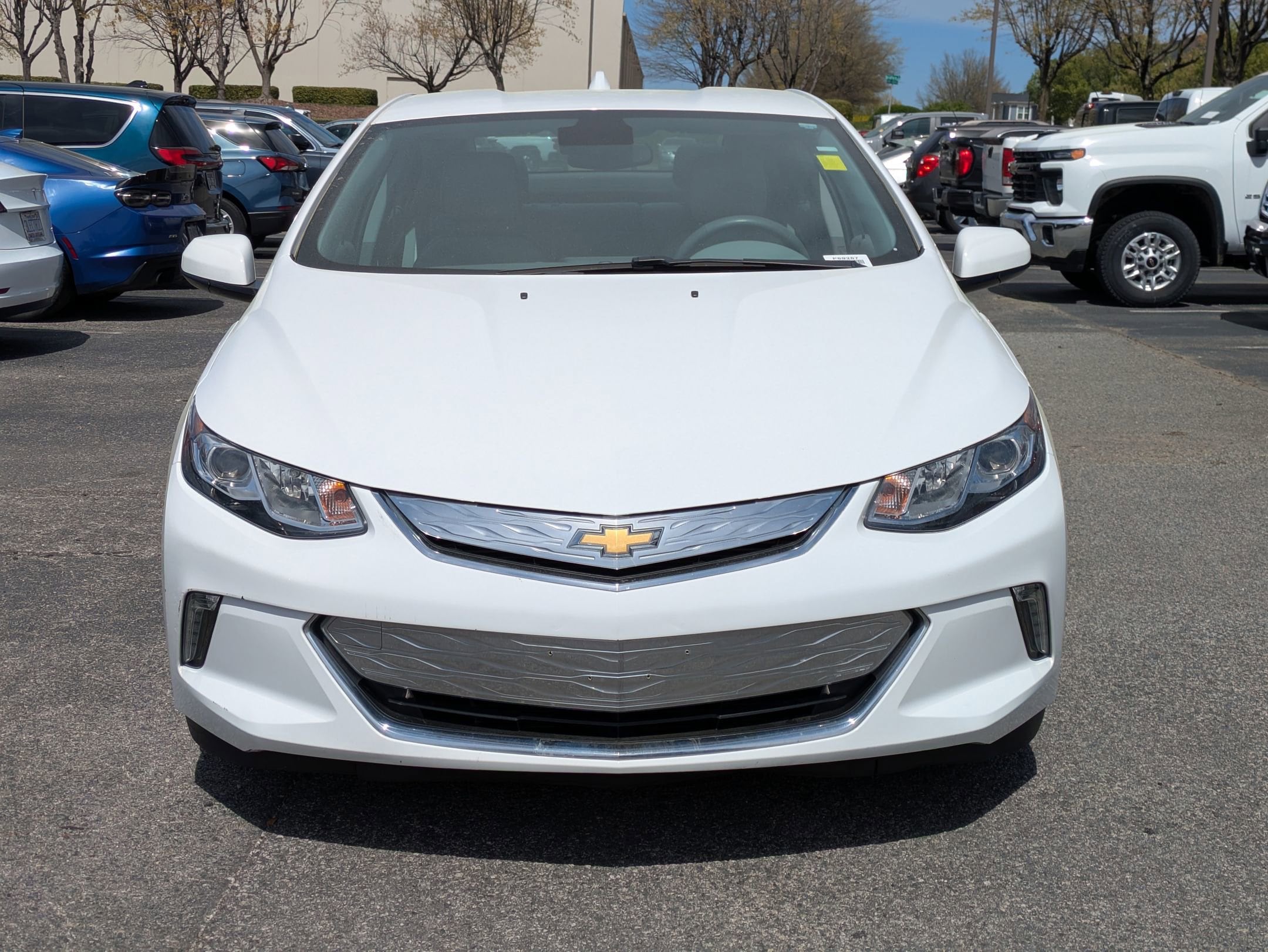 2018 Chevrolet Volt photo 2