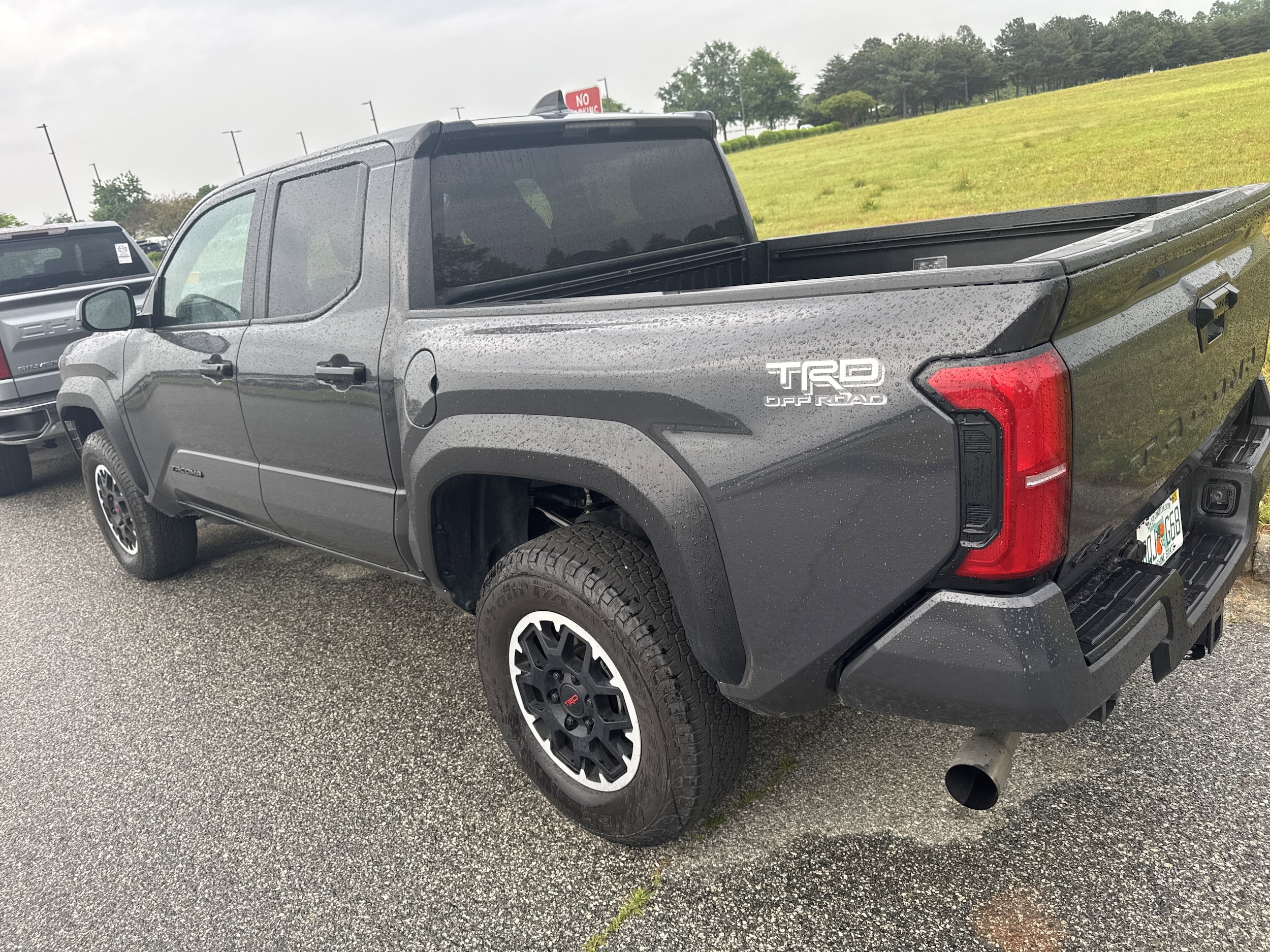 2024 Toyota Tacoma 4WD TRD Off Road photo 6