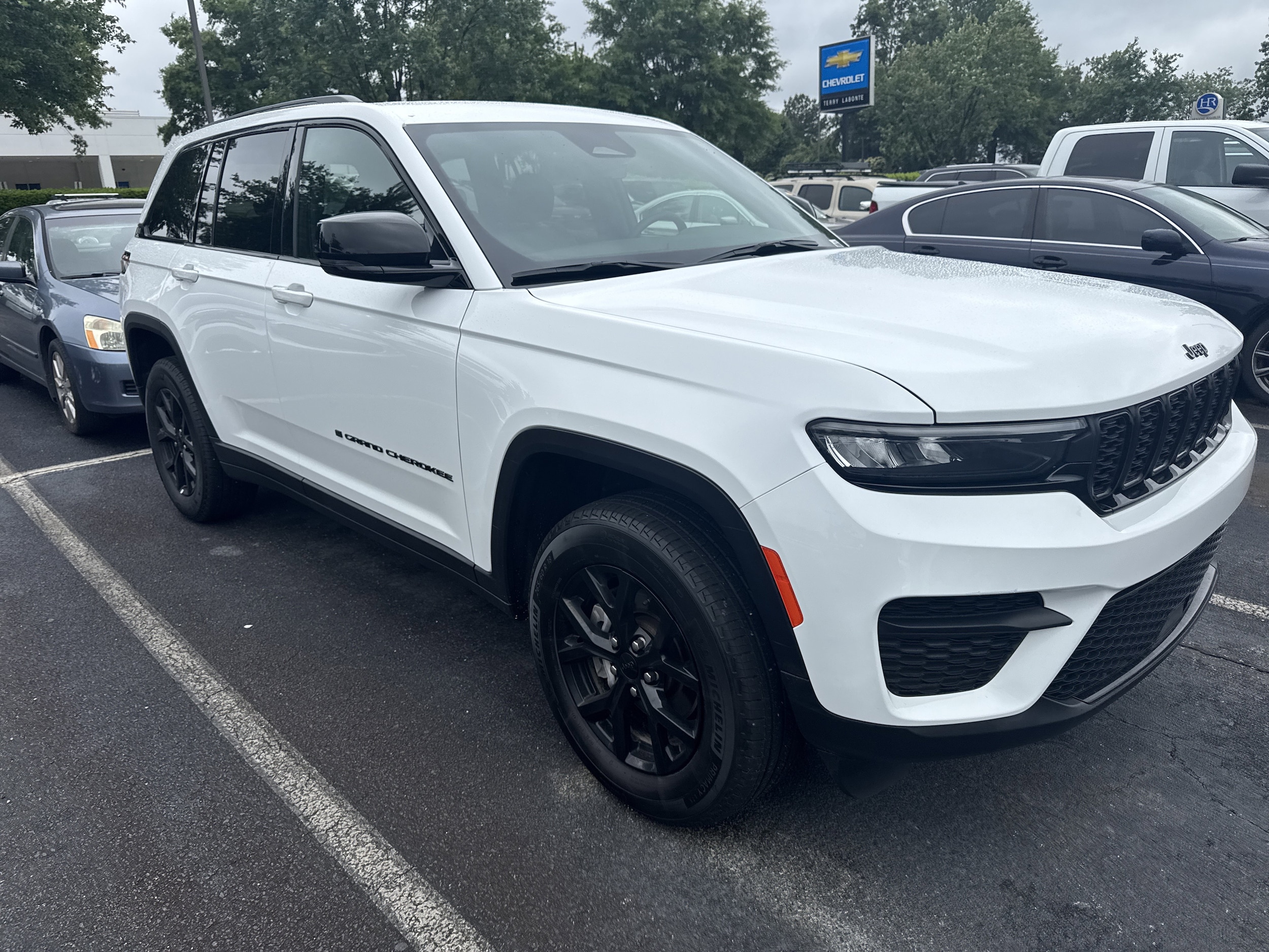 2025 Jeep Grand Cherokee Altitude photo 2