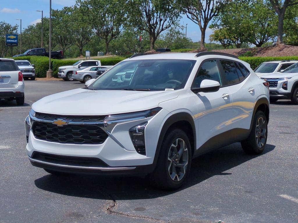 Used 2024 Chevrolet Trax LT SUV