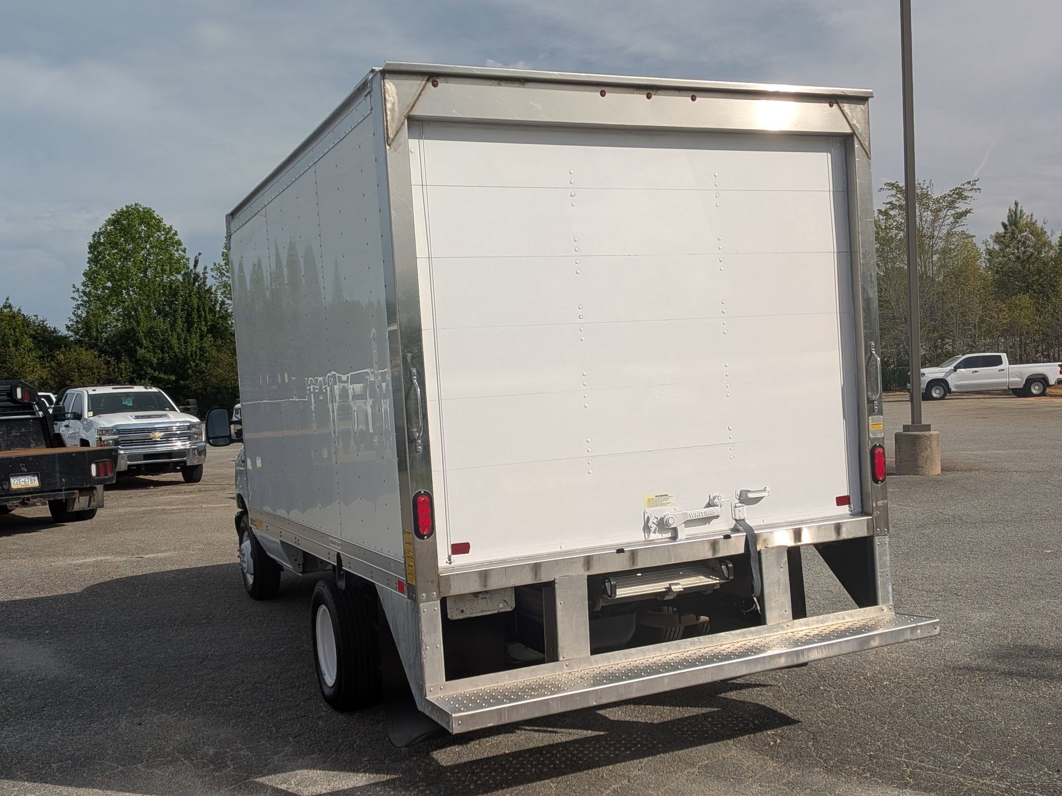 2024 Ford E-Series Cutaway photo 5