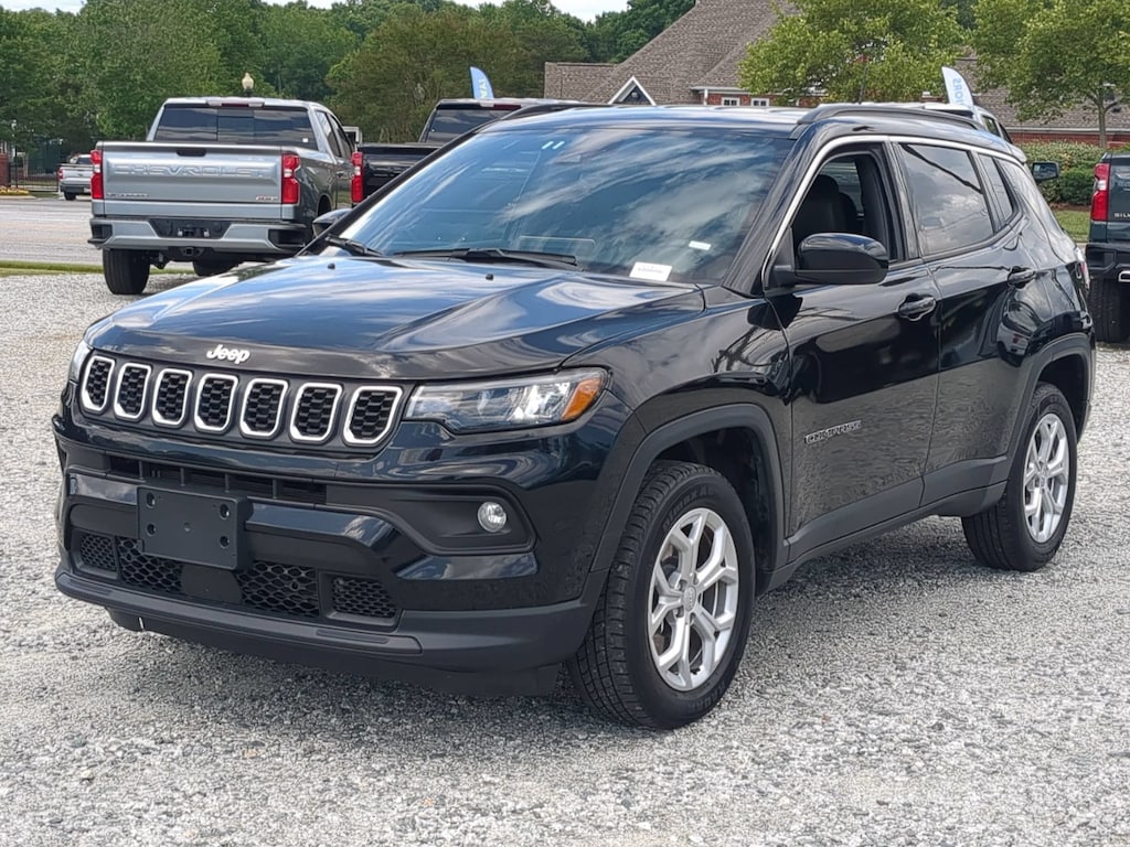 Used 2024 Jeep Compass Latitude SUV